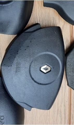 Подушка AIRBAG водительская 8200057780 RENAULT