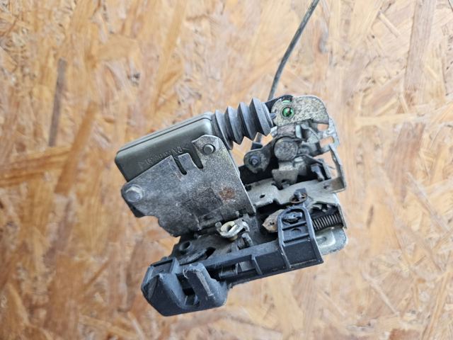 Запор кабины 8200138037 RENAULT