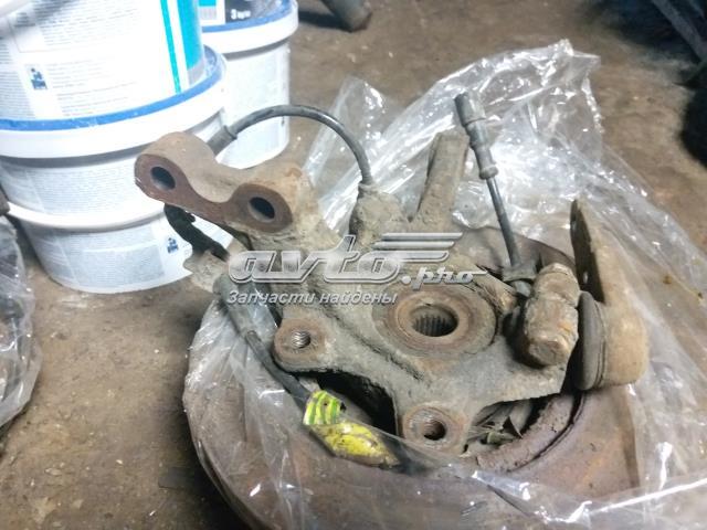 Кулак поворотный передний правый 8200150223 RENAULT