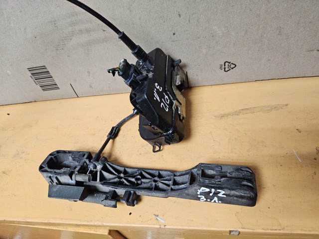 Замок задней левой двери 82501AV600 NISSAN