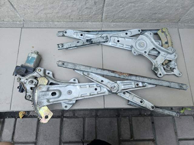 Мотор стеклоподъемника двери задней, левой 82731CG000 NISSAN