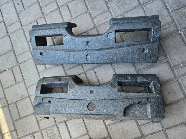 Наполнитель заднего бампера 850909U000 NISSAN