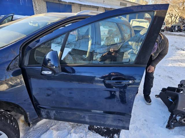 Передняя левая дверь 9002AW PEUGEOT