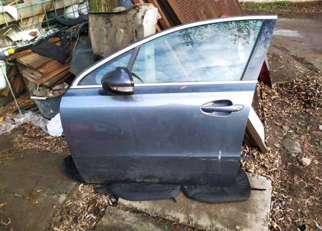 Передняя левая дверь Peugeot 508 1