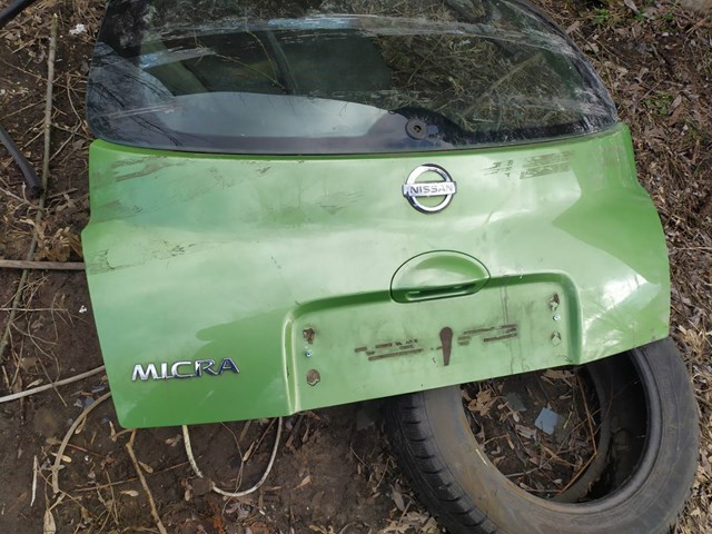 Задняя дверь 90100AX630 NISSAN