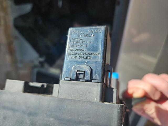 HYUNDAI 9555039000 Реле поворотов в наличии Украина