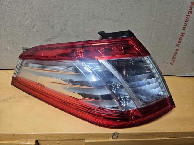 Фонарь задний левый, внешний 9686779580 PEUGEOT