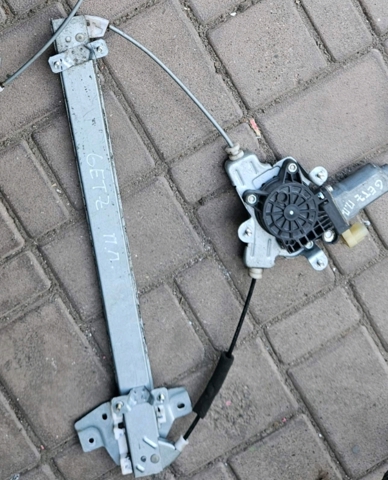 Мотор стеклоподъемника двери передней, правой 988201C100 HYUNDAI