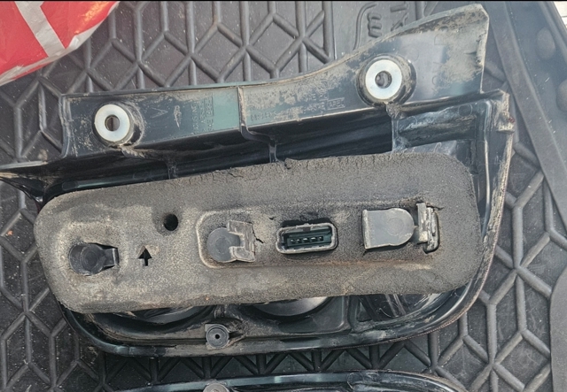 B6550AX720 NISSAN Фонарь задний правый купить в Николаев