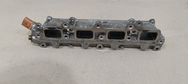 VAG 03C133202AQ Коллектор впускной нижний в наличии Тернополь
