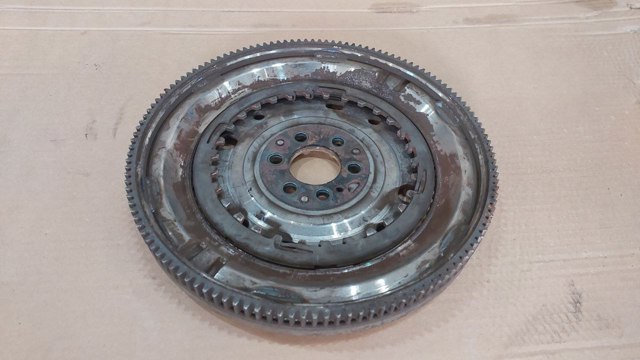 03F105266C Маховик двигателя купить Ужгород