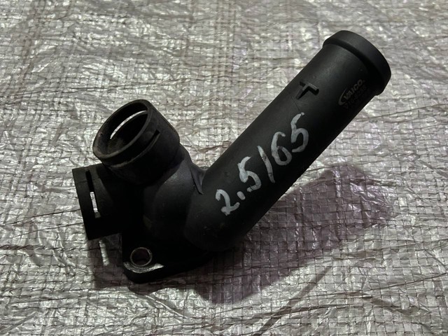 VAG 074121133D Фланец системы охлаждения (тройник) в наличии Чернигов