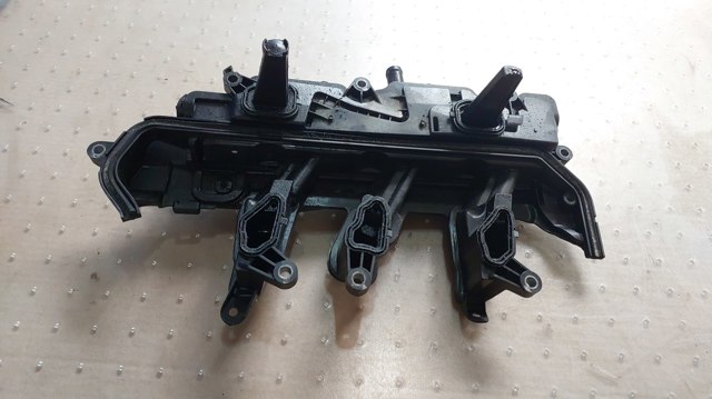118304798R RENAULT Крышка клапанная купить в Украина
