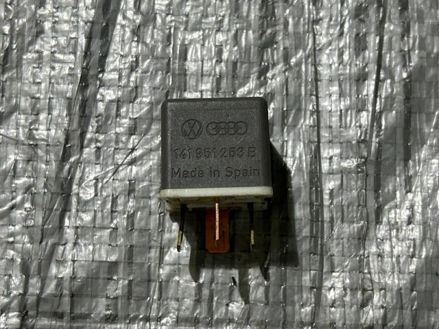 Многофункциональное реле 141951253B VAG
