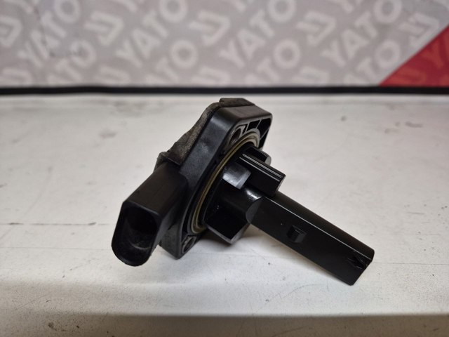 Датчик уровня масла двигателя 1J0907660C VAG