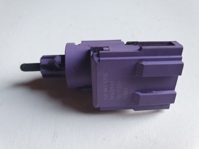 VAG 1J0945511E Датчик стоп сигнала в наличии Чернигов