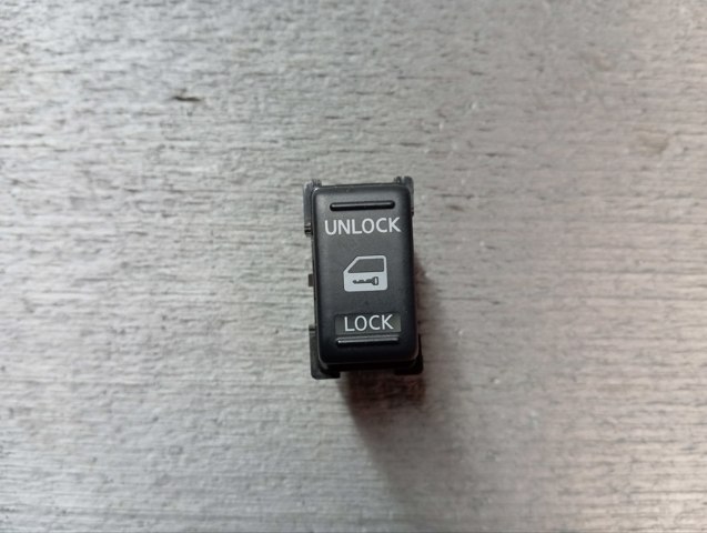 25210-9U00A Nissan/Infiniti Выключатель центрального замка