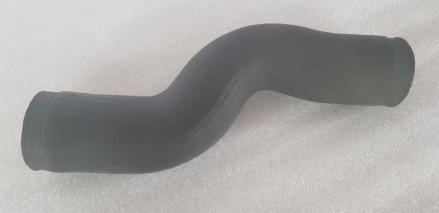 2D0145856D VAG Шланг (патрубок) интеркуллера купить в Чернигов