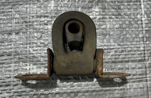 Подушка глушителя Volkswagen Passat B3, B4