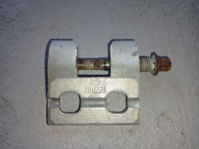 41527046052 BMW Петля двери задней правой купить в Кривой Рог