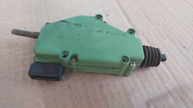 701959781 VAG Привод замка передней двери купить в Чернигов