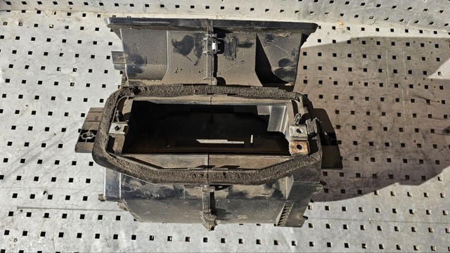 7701205537 RENAULT Корпус печки в сборе купить в Ужгород