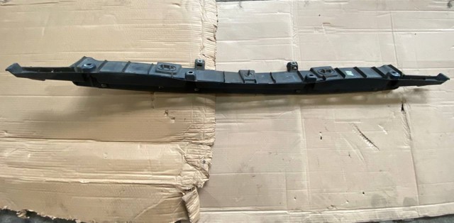 8200633870 RENAULT Кронштейн бампера заднего центральный купить в Украина