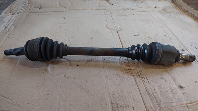 RENAULT 8200687739 Полуось (привод) передняя левая в наличии Полтава