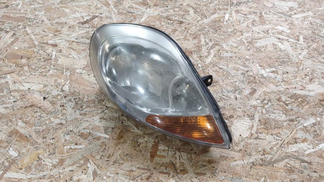RENAULT 8200701353 Правая фара в наличии Киев