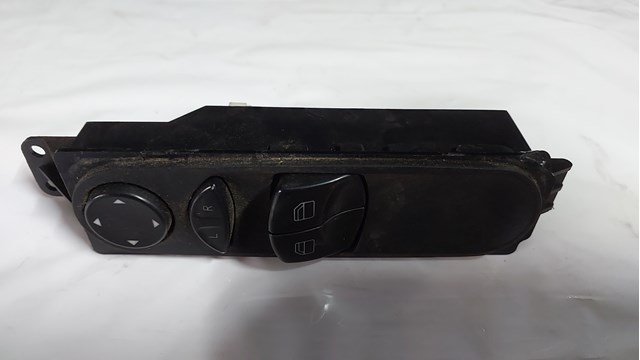 Блок кнопок склопідйомника лівий 2006+ 906 а9065451213 мерседес спрінтер, фольксваген крафтер А9065451213