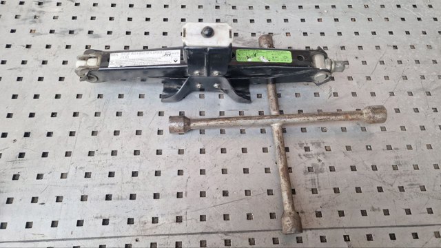 995505679R RENAULT купить в Житомир