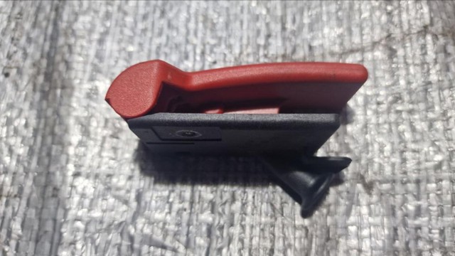 Ручка открытия капота Mercedes C