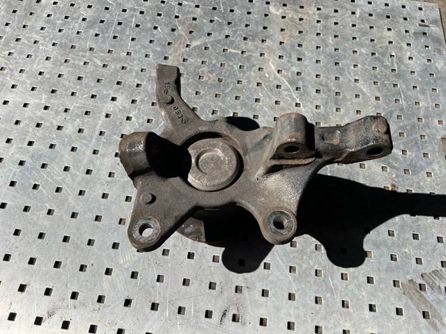 MERCEDES A4473320401 Цапфа передняя правая в наличии Киев