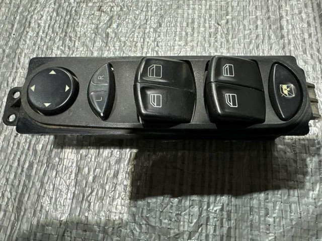 A6395450413 MERCEDES Кнопочный блок управления стеклоподъемником передний левый купить в Павлоград