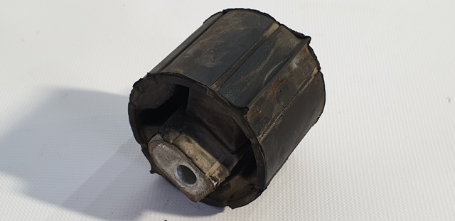 A9012421413 MERCEDES Подушка трансмиссии (опора коробки передач) купить в Винница