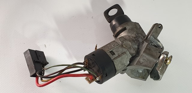 Замок зажигания A9014600104 MERCEDES