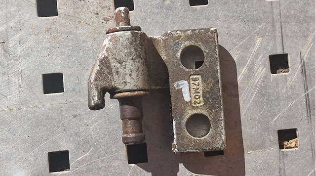 A9017200337 MERCEDES Петля двери передней левой купить в Киев