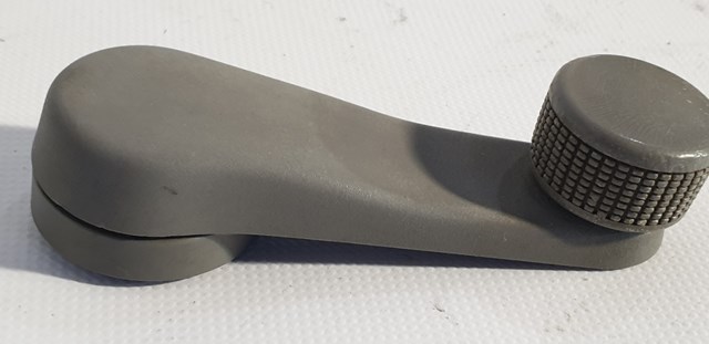 MERCEDES A9017600402 Ручка подъема стекла двери передней в наличии Кривой Рог