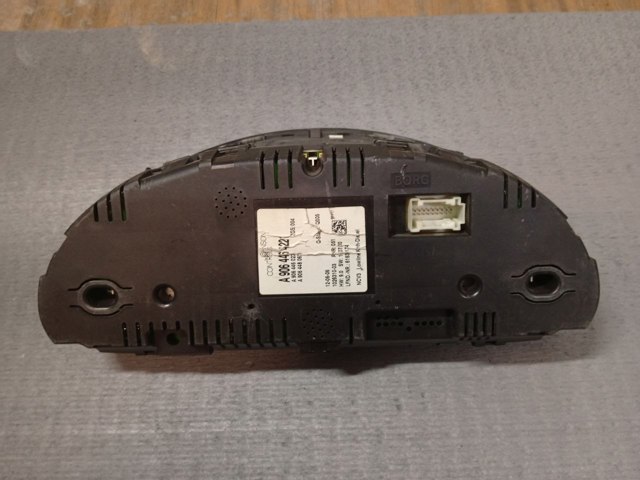 MERCEDES A9064464221 Приборная доска (щиток приборов) в наличии Киев