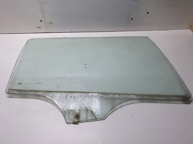 G21B72511D MAZDA Стекло двери задней правой купить в Запорожье