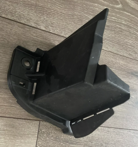 KB8A501U1 Правый дефлектор радиатора купить Запорожье