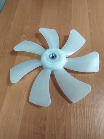 Вентилятор (крыльчатка) радиатора охлаждения 17111-79J00-000