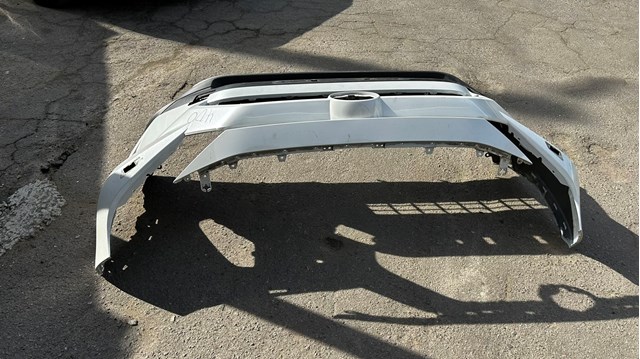 Передний бампер 521194A928 TOYOTA