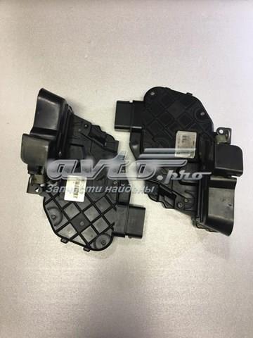 Дверной замок передний правый LR091524 LAND ROVER