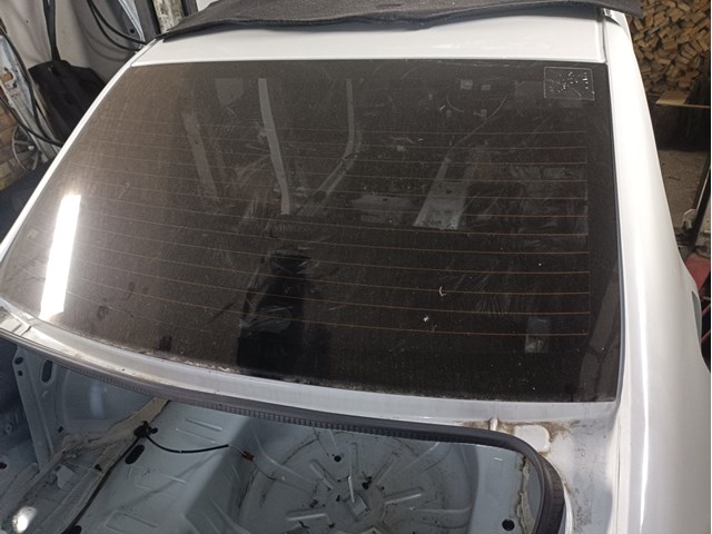 903000563R Стекло заднее купить Ужгород
