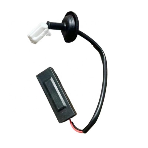 Кнопка привода замка 3/5 двери (ляды)/крышки багажника RP812601R000 ResQparts
