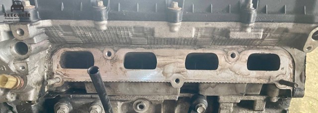 Двигатель голый 04884601CA CHRYSLER
