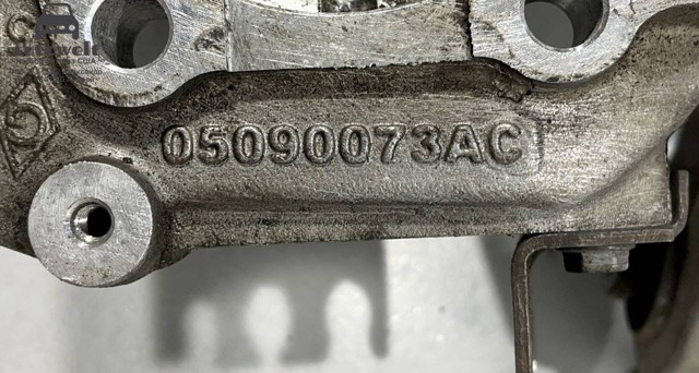 Цапфа - поворотный кулак задний, левый 5090073AC CHRYSLER