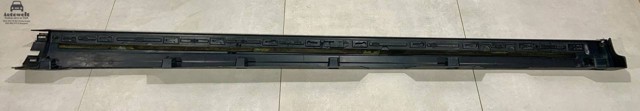LR156946 Накладка (молдинг) порога наружная правая купить Киев