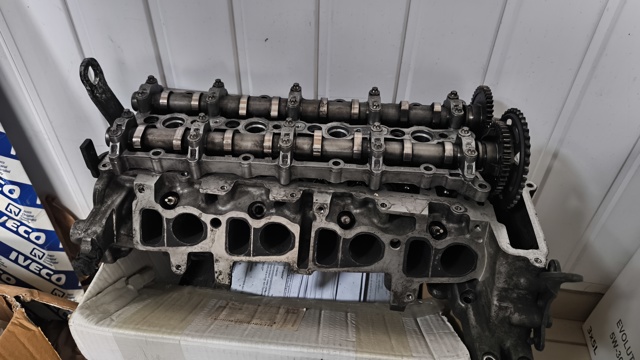 Головка блока в сборе c распредвалами 11128513709 BMW
